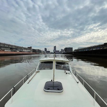 Suesses Motorboot - Bremen Ueberseestadt Εξωτερικό φωτογραφία