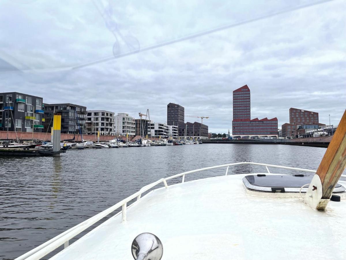 Suesses Motorboot - Bremen Ueberseestadt Εξωτερικό φωτογραφία