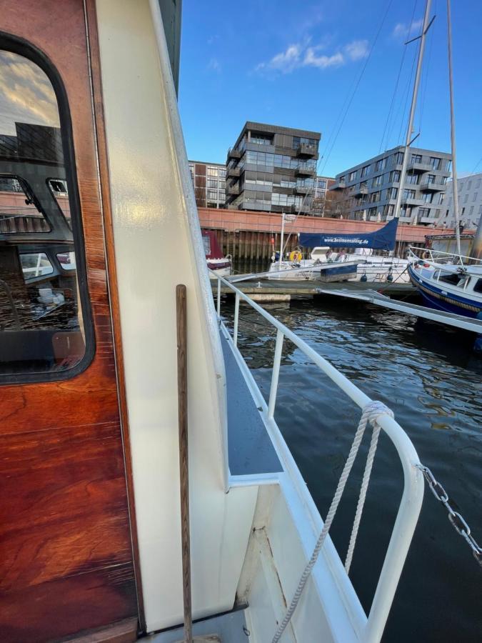 Suesses Motorboot - Bremen Ueberseestadt Εξωτερικό φωτογραφία
