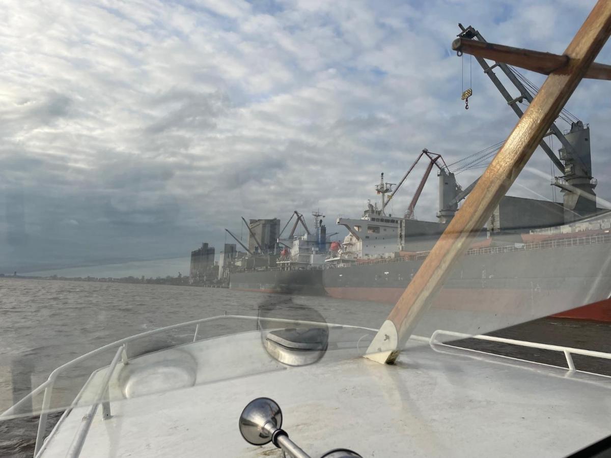 Suesses Motorboot - Bremen Ueberseestadt Εξωτερικό φωτογραφία