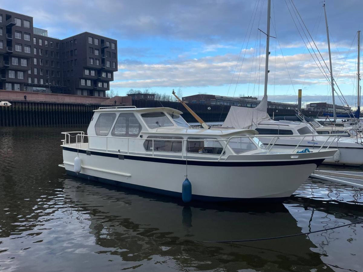 Suesses Motorboot - Bremen Ueberseestadt Εξωτερικό φωτογραφία