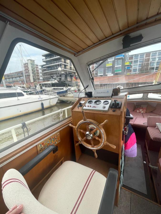 Suesses Motorboot - Bremen Ueberseestadt Εξωτερικό φωτογραφία