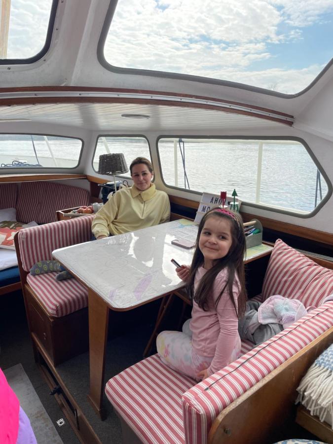 Suesses Motorboot - Bremen Ueberseestadt Εξωτερικό φωτογραφία