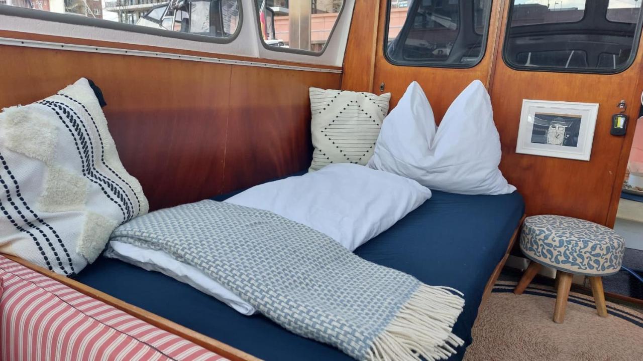 Suesses Motorboot - Bremen Ueberseestadt Εξωτερικό φωτογραφία