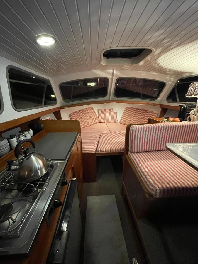Suesses Motorboot - Bremen Ueberseestadt Εξωτερικό φωτογραφία