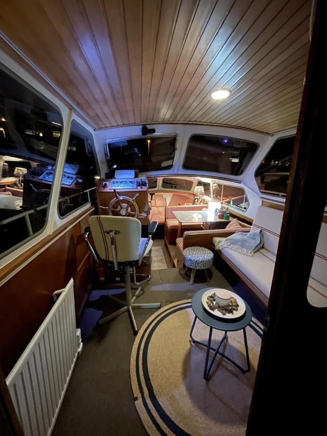 Suesses Motorboot - Bremen Ueberseestadt Εξωτερικό φωτογραφία