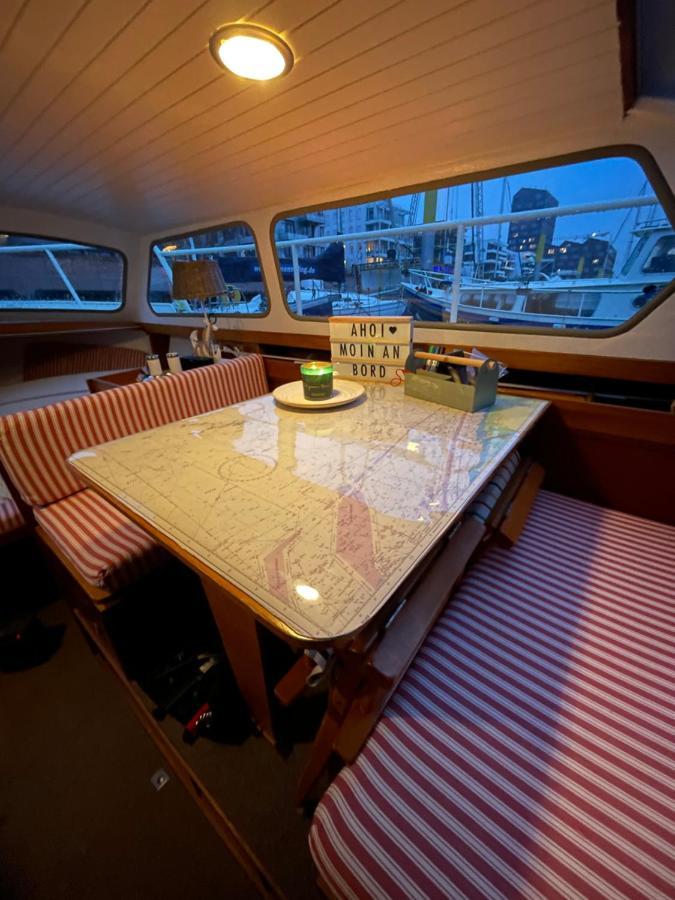 Suesses Motorboot - Bremen Ueberseestadt Εξωτερικό φωτογραφία