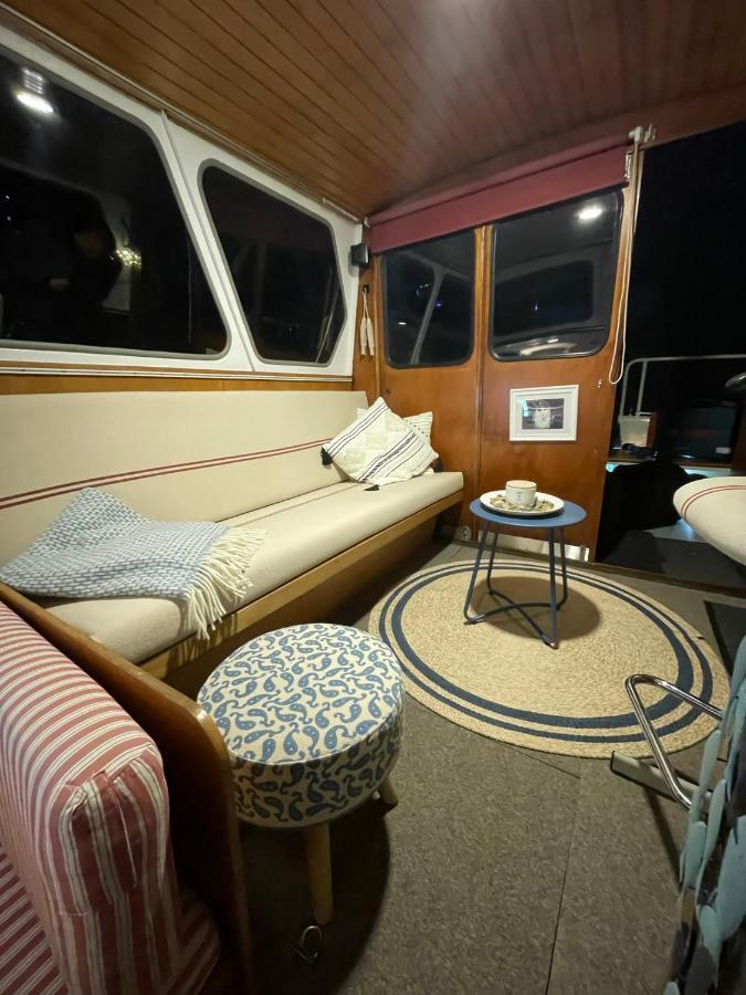 Suesses Motorboot - Bremen Ueberseestadt Εξωτερικό φωτογραφία
