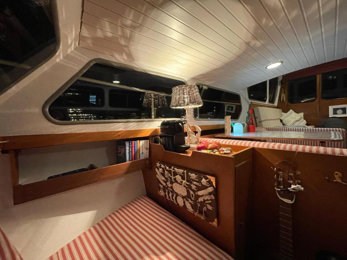 Suesses Motorboot - Bremen Ueberseestadt Εξωτερικό φωτογραφία